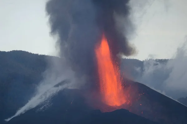 ヴィーヤ山の火山噴火. — ストック写真