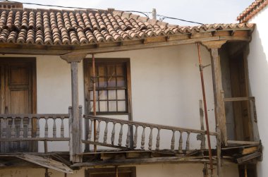 Geleneksel Kanarya evi harabeye döndü.