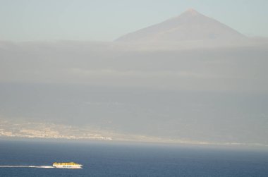 Feribot Tenerife 'nin batısından yola çıkıyor..