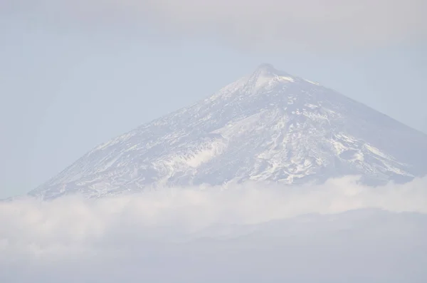 Monte Teide Rodeado Nubes Parque Nacional Del Teide Tenerife Islas — Foto de Stock