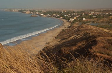 Popenguine 'in Doğal Rezervi ve arkada Popenguine köyü. Thies. Senegal.
