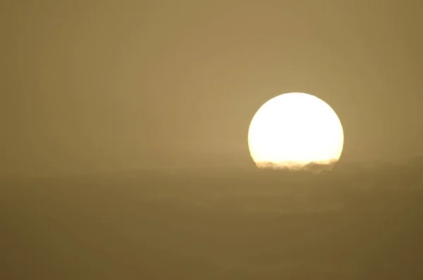 Sun Clouds Haze Formed Airborne Dust Dawn Gran Canaria Canary — Stock Photo, Image