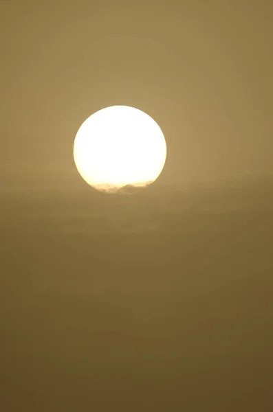 Sun Clouds Haze Formed Airborne Dust Dawn Gran Canaria Canary — стоковое фото