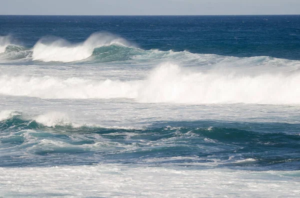 Κύματα Στη Βόρεια Ακτή Της Γκραν Κανάρια Κουιντανίλα Αρούκας Γκραν — Φωτογραφία Αρχείου