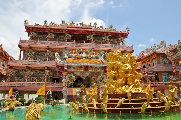 Belo templo chinês na Tailândia . — Fotografia de Stock