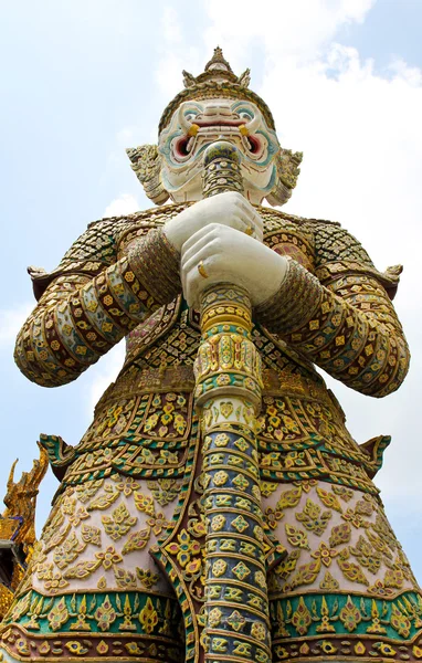 Gigante en Wat Phra Kaeo, El Gran Palacio Real - Bangkok, Thaila —  Fotos de Stock