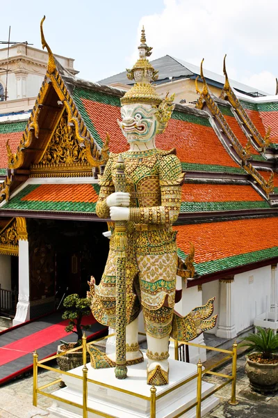 Obr ve wat phra kaeo, royal grand palace - bangkok, thaila — Stock fotografie