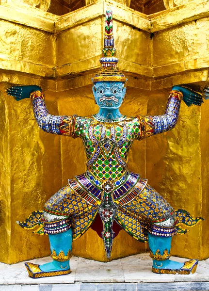 Gigante em Wat Phra Kaeo, o Grande Palácio Real Bangkok, Thaila — Fotografia de Stock