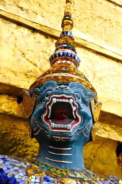 バンコク、thaila - グランド王宮ワット ・ プラケオの巨人 — ストック写真