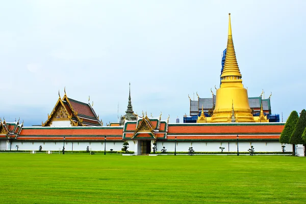 Grote paleis, de grote toeristische attractie in bangkok, thailand. — Stockfoto