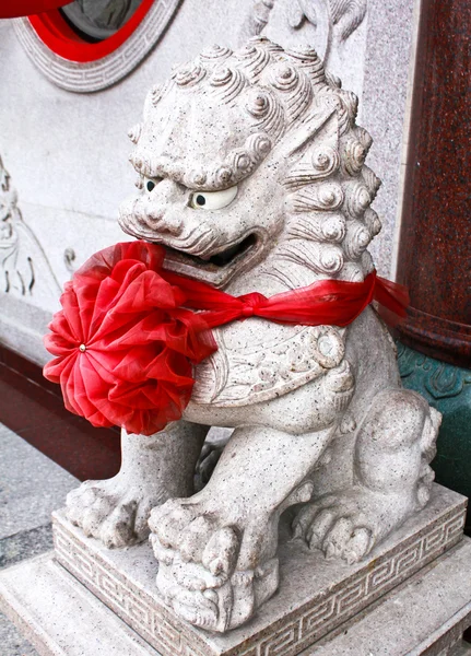 Statue de lion chinois . — Photo