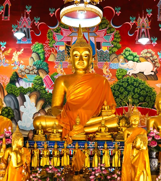 Buddha-Statue am Tempel in Bangkok, Thailand. — Stockfoto