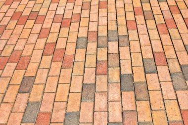 bir şehirde kaldırım tuğla