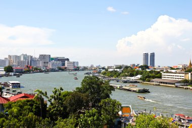 w üstten çekilen Bangkok chao praya Nehri manzarası