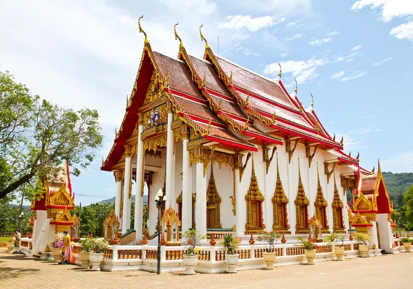 Wat Chalong ou Templo Chaitharam em Phuket, Tailândia . — Fotografia de Stock