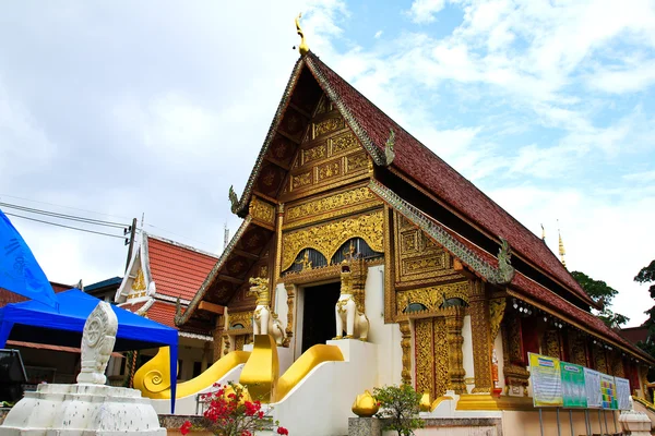 Buddhist temple named Wat Phra Singh in Chiangrai province of Th — Stock Photo, Image