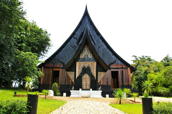 Temple noir dans la province de Chiangrai en Thaïlande — Photo