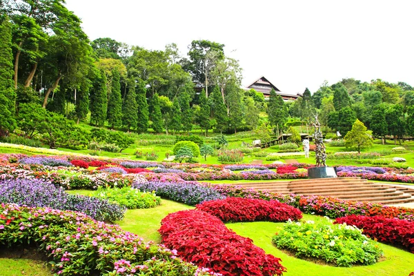 Jardin Mae Fah Luang, situé sur Doi Tung, Thaïlande — Photo