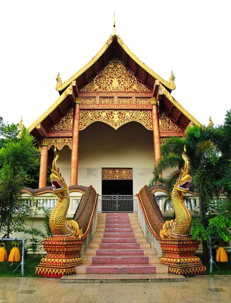 Świątyni buddyjskiej wat doi ngam muang w chiangrai prowincji o nazwie — Zdjęcie stockowe