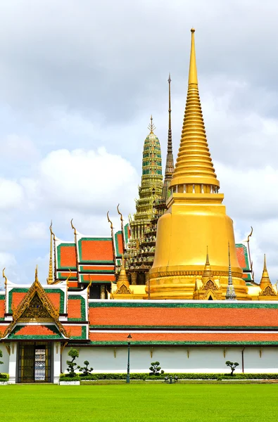 Wat pra kaew, nagy palota, bangkok, Thaiföld. — Stock Fotó