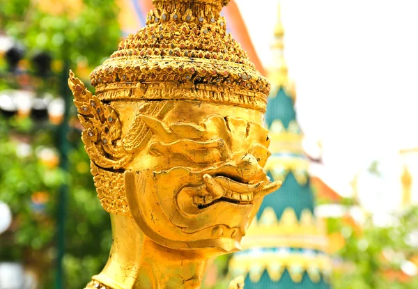 Golden statue in Wat Phra Keao in the Grand Palace in Bangkok Th — Stock Photo, Image