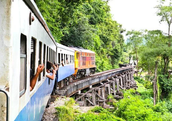 Dead railway beside cliff, along Kwai river in Thailand — Stock Photo, Image