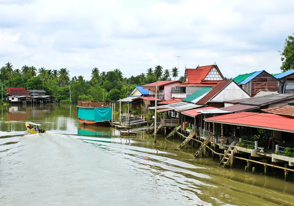 Vista sobre Bangnoi Floating Market, Tailândia . — Fotografia de Stock