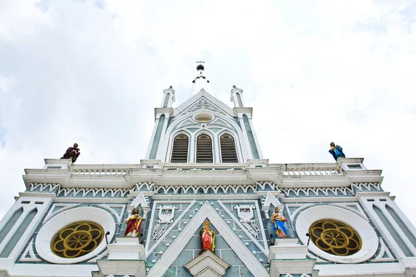 Λευκή εκκλησία στο Samut Songkhram, Ταϊλάνδη. — Φωτογραφία Αρχείου