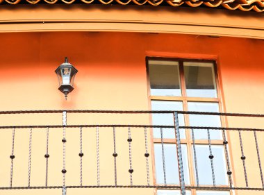 lamba ve pencere ile mimari detay