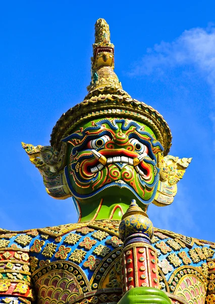 Socha strážce wat phra kaew grand palace Bangkok — Stock fotografie