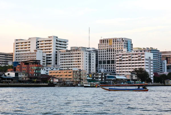 Chao phraya-rivier, bangkok, thailand — Stockfoto