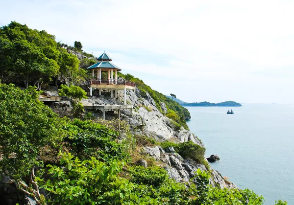 Het prachtige uitzicht op sri chang eiland op sriracha ampor, chonbu — Stockfoto