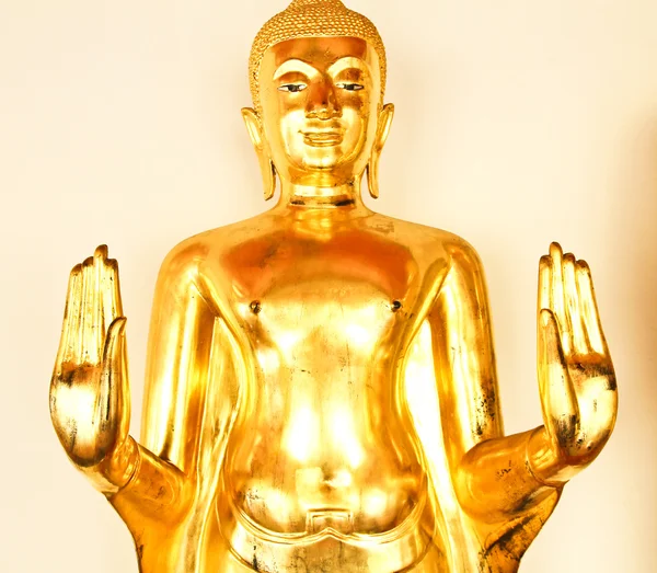 Golden Buddha image in wat pho temple, Bangkok, Tailandia . —  Fotos de Stock