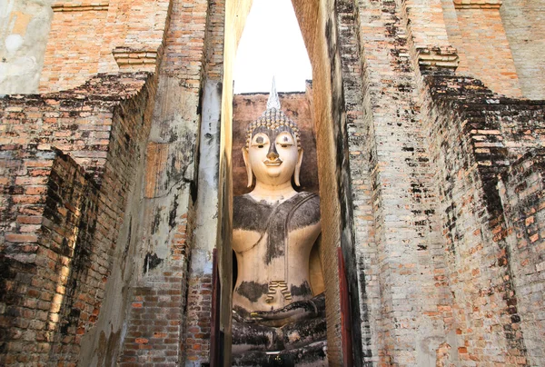 Wat Si Chum in Sukhothai Historical park, Thailand — Stock Photo, Image