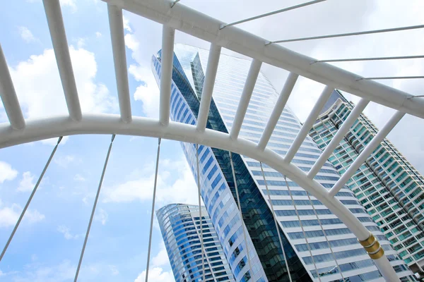 Flyover to walk across the intersection and link between the sky — Stock Photo, Image