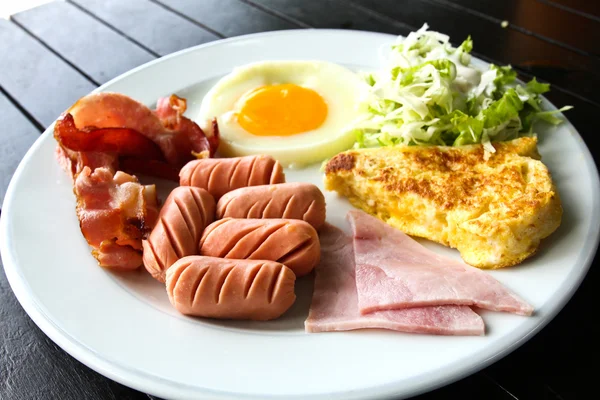 Traditional breakfast — Stock Photo, Image