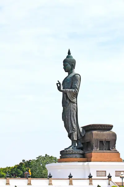 Wandelen Boeddha beeld, thailand — Stockfoto