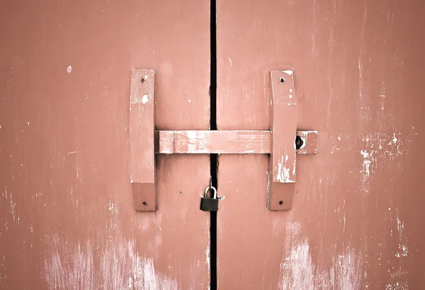 Старая китайская дверь — стоковое фото