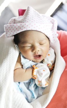 uyuyan bebek Asyalı kız