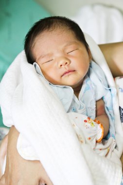 uyuyan bebek Asyalı kız