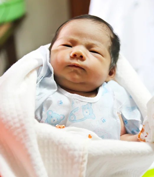 Neugeborene asiatische Baby Mädchen schlafen — Stockfoto