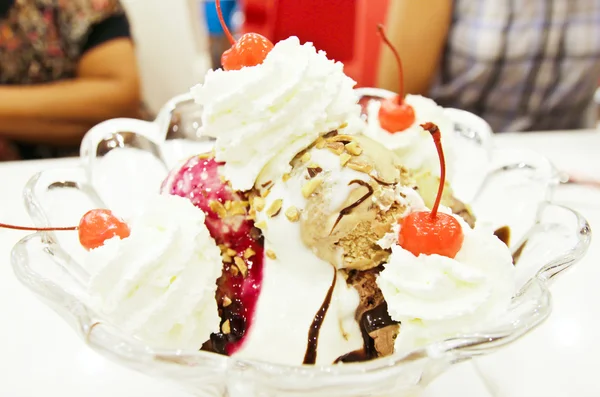Ice Cream Sundae — Stock Photo, Image