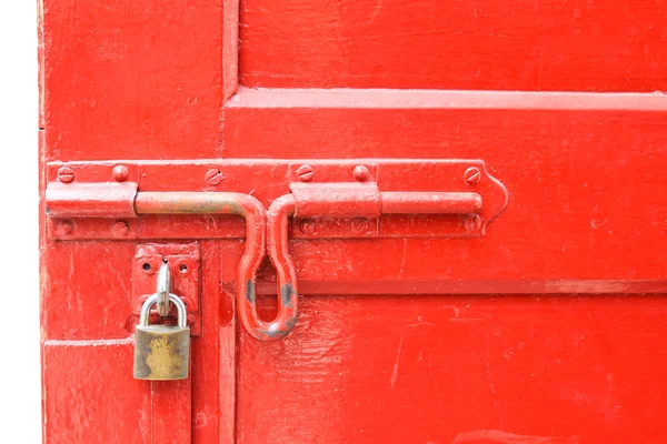 Старая красная дверь — стоковое фото