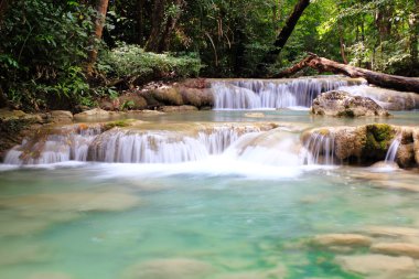 kanchanaburi, tha erawan Milli Park'ta güzel bir şelale
