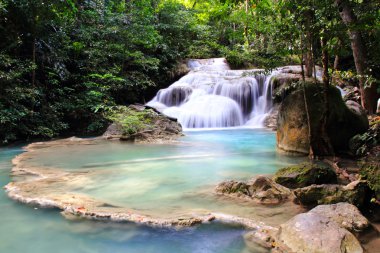 kanchanaburi, tha erawan Milli Park'ta güzel bir şelale