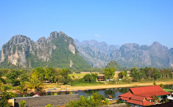 Blick auf Vang Vieng, Laos. — Stockfoto