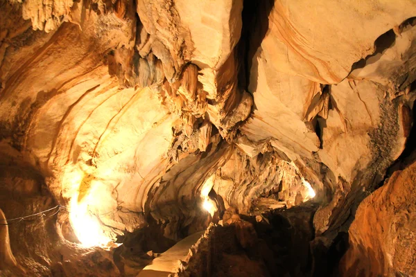 Grotte de Tum Jung à Vang Vieng, Laos . — Photo