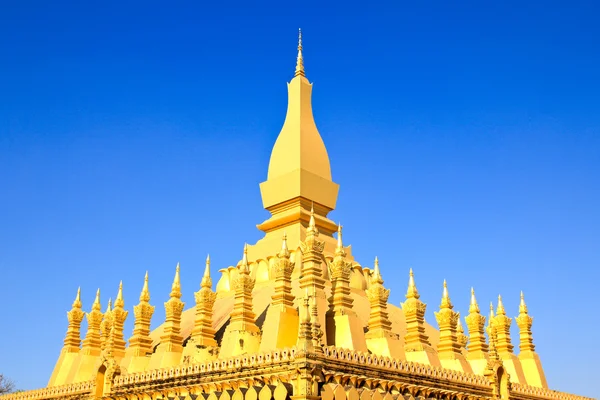 Złoty pagada w wat pha że luang, vientiane, laos. — Zdjęcie stockowe