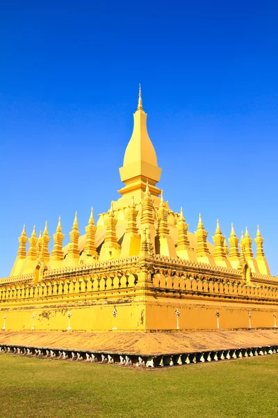 Golden pagada in Wat Pha That Luang, Vientiane, Laos. — Stock Photo, Image