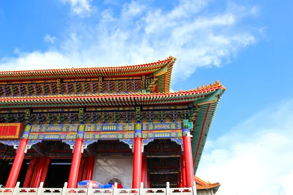 Templo de estilo chinês tradicional em Wat Leng-Noei-Yi em Nonthabu — Fotografia de Stock